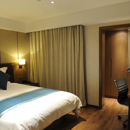 Atour X Hotel Shanghai Hongqiao Airport Konggang Road Exterior foto